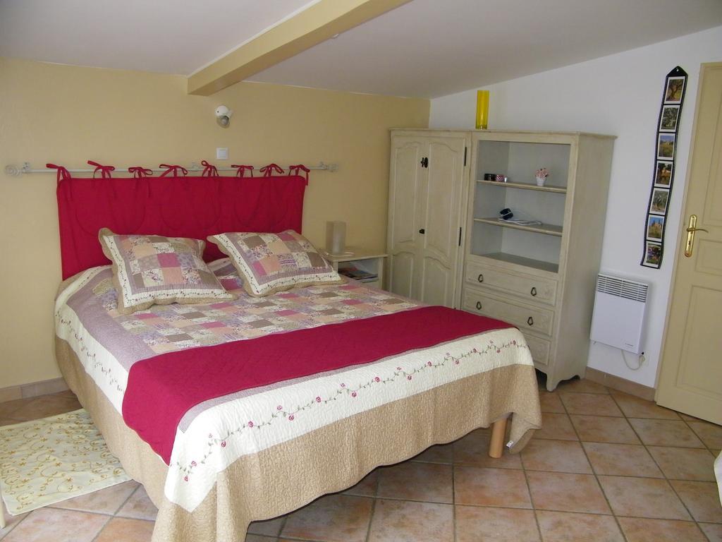 Galargues Domaine Du Bois Gite Marion מראה חיצוני תמונה