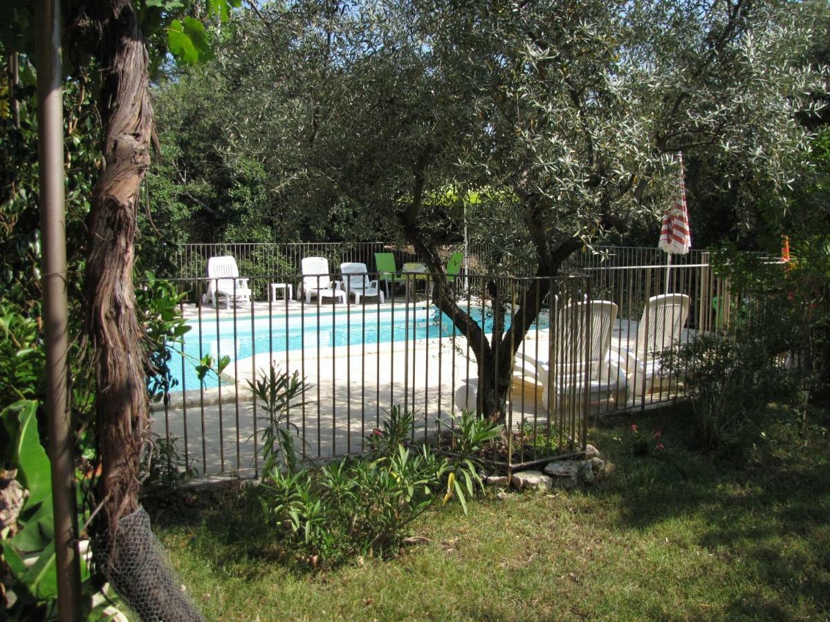 Galargues Domaine Du Bois Gite Marion מראה חיצוני תמונה
